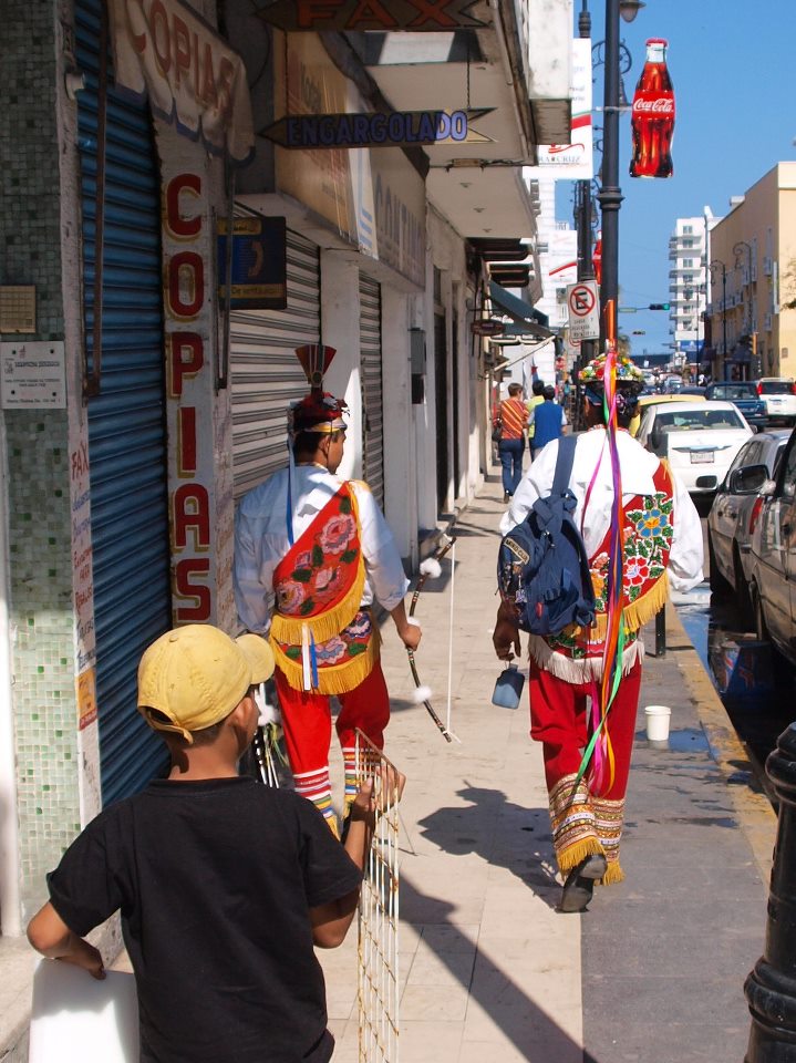 perdidos_en_el_espacio_Ricardo_Luna_Aburto