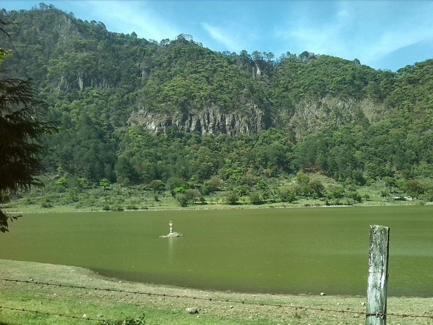 Sirena hallada en laguna perdida_Ricardo_Luna_Aburto