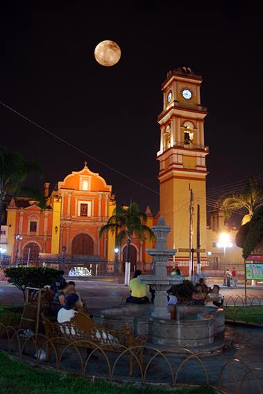 La Luna sobre Catedral_Bulmaro_Bazaldúa_Baldo