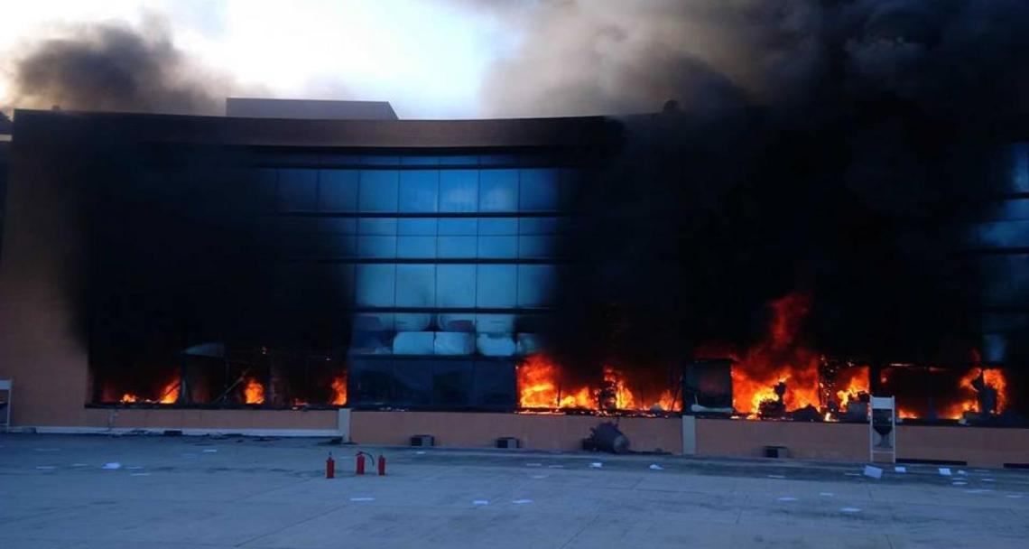 ayotzinapa_incendio_palacio