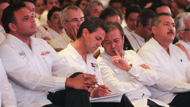 camacho-cesar-con-pena-nieto