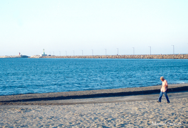 Caminata junto al eterno mar