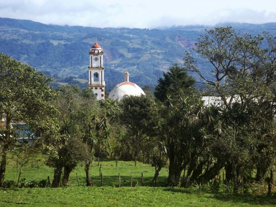 atisbo_de_iglesia_Mario_Jesús_Gaspar_Covarrubias