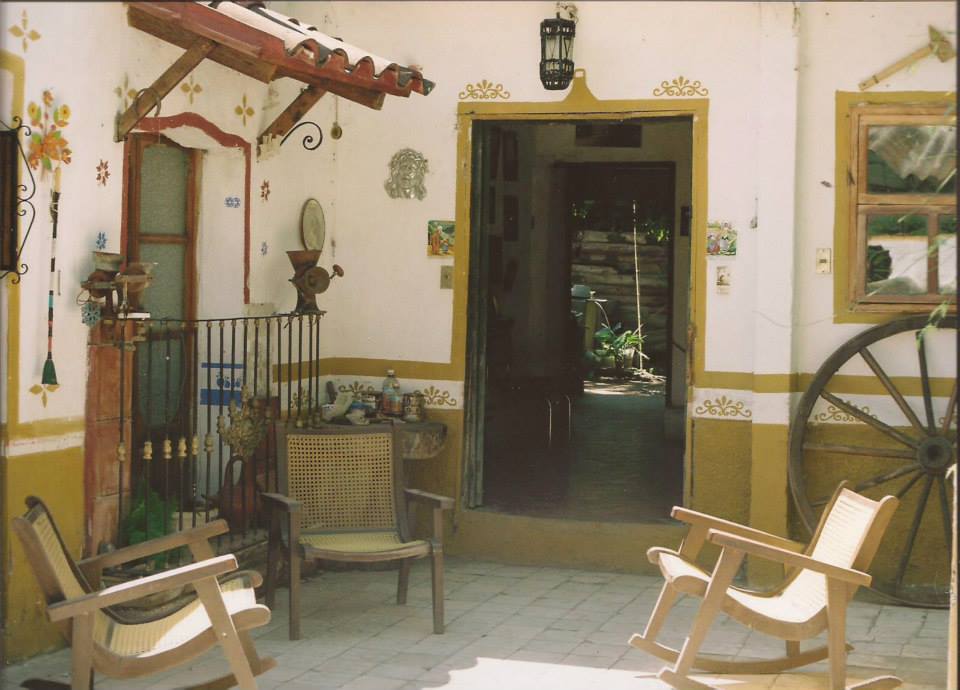 Los_ausentes_Luis_Armas_Bravo