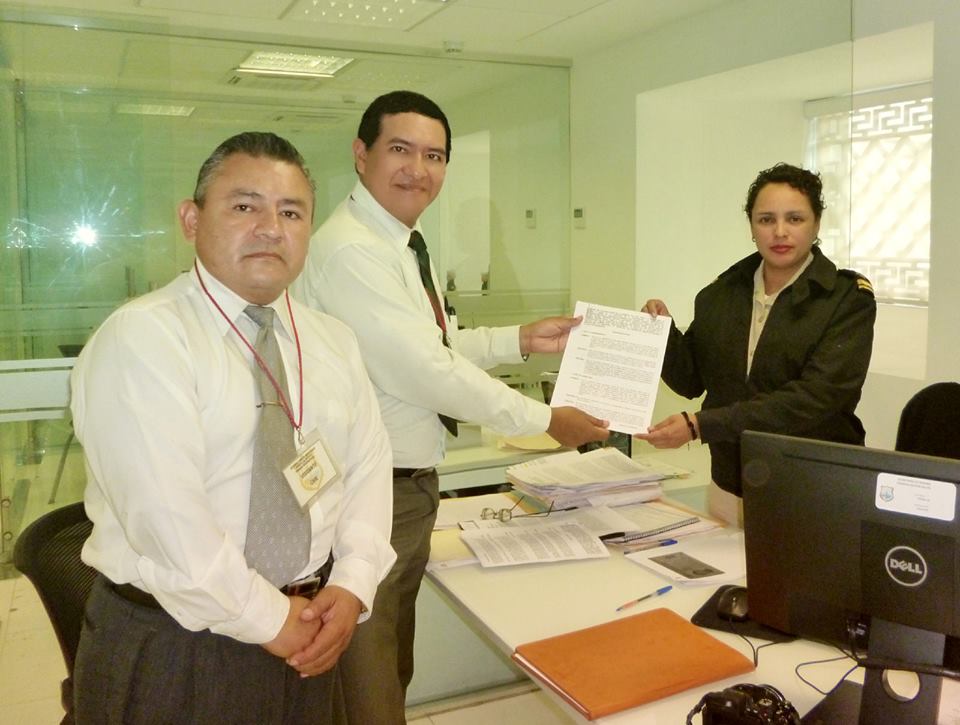 Ratificación del convenio de colaboración y autorización para realizar el estudio in situ, previa revisión por parte del abogado Enrique Espinosa, con la Jefatura Jurídica de la 1a. Región Naval